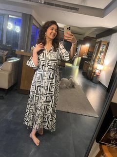 Charmi Kaur feet photo 4