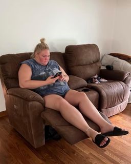 Chelcie Lynn feet photo 1