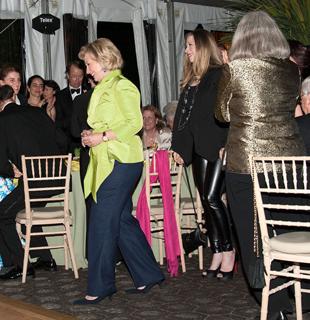 Chelsea Clinton feet photo thumbnail