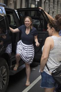 Chelsea Clinton feet photo thumbnail