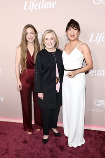 Chelsea Clinton feet photo thumbnail