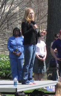Chelsea Clinton feet photo thumbnail