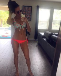 Chelsea Green feet photo thumbnail