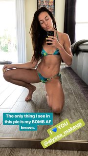 Chelsea Green feet photo thumbnail