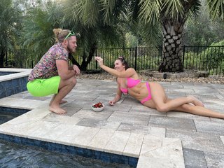 Chelsea Green feet photo thumbnail