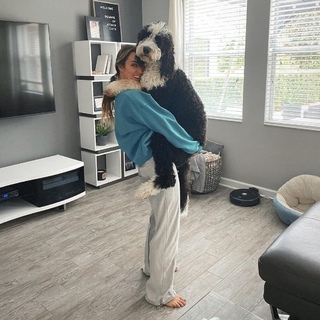 Chelsea Green feet photo thumbnail