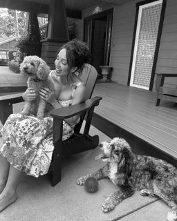 Chelsea Green feet photo thumbnail