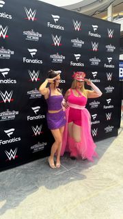 Chelsea Green feet photo thumbnail