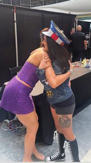 Chelsea Green feet photo thumbnail