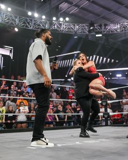 Chelsea Green feet photo thumbnail