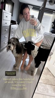 Chelsea Green feet photo thumbnail