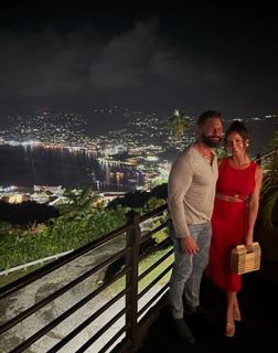 Chelsea Green feet photo thumbnail