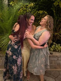 Chelsea Green feet photo thumbnail