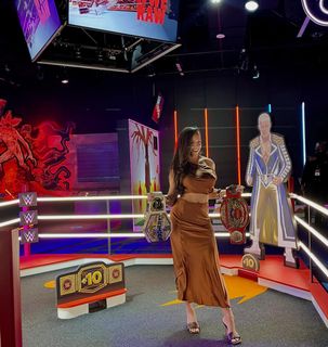 Chelsea Green feet photo thumbnail