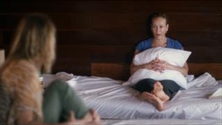 Chelsea Handler feet photo thumbnail