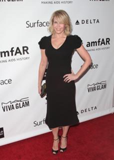 Chelsea Handler feet photo thumbnail