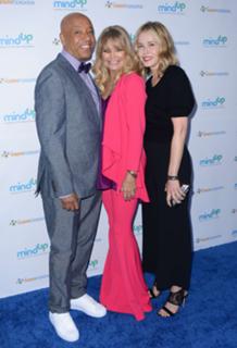 Chelsea Handler feet photo thumbnail