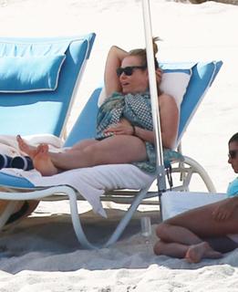Chelsea Handler feet photo thumbnail