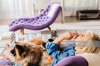 Chelsea Handler feet photo thumbnail