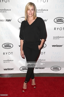 Chelsea Handler feet photo thumbnail