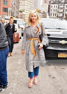 Chelsea Handler feet photo thumbnail