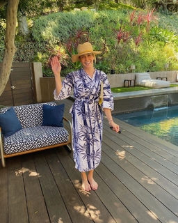 Chelsea Handler feet photo thumbnail
