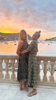 Chelsea Handler feet photo thumbnail