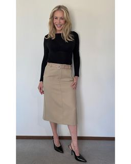 Chelsea Handler feet photo thumbnail