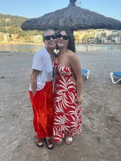 Chelsea Handler feet photo thumbnail