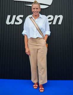 Chelsea Handler feet photo thumbnail