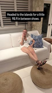 Chelsea Handler feet photo 5