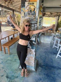 Chelsea Handler feet photo 3