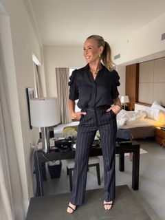 Chelsea Handler feet photo 4