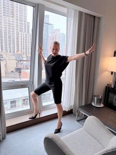 Chelsea Handler feet photo 3