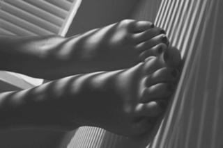 Chelsea Hobbs feet photo 1