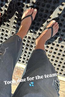 Chelsea Hobbs feet photo 6