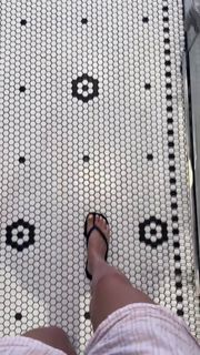 Chelsea Hobbs feet photo 4