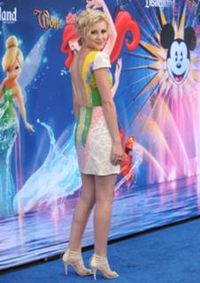 Chelsea Kane feet photo thumbnail