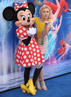 Chelsea Kane feet photo thumbnail