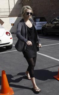 Chelsea Kane feet photo thumbnail
