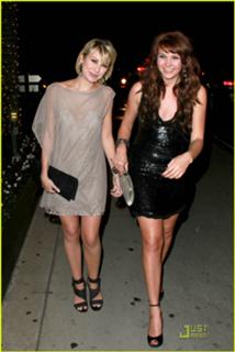 Chelsea Kane feet photo thumbnail