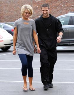 Chelsea Kane feet photo thumbnail