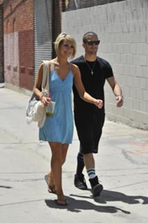 Chelsea Kane feet photo thumbnail