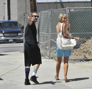 Chelsea Kane feet photo thumbnail