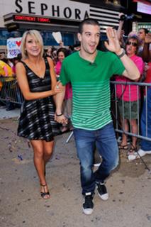 Chelsea Kane feet photo thumbnail