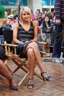 Chelsea Kane feet photo thumbnail
