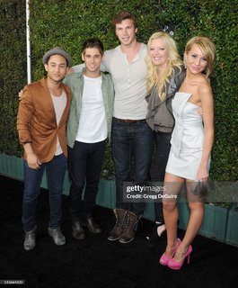 Chelsea Kane feet photo thumbnail