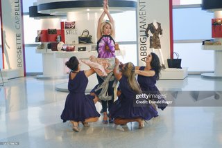 Chelsea Kane feet photo thumbnail