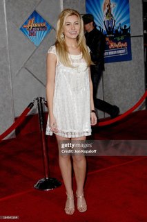 Chelsea Kane feet photo thumbnail