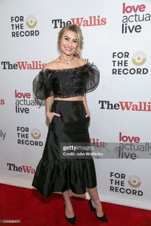 Chelsea Kane feet photo thumbnail